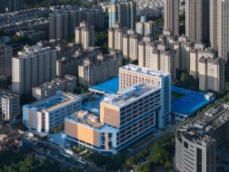 立体“书山绿岛”：西安高新一中（高中部）改扩建暨社会共享停车场建设项目 / 中建西北院 屈培青工作室