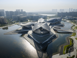 扎哈事务所新作：珠海金湾市民艺术中心，飞翔的姿态