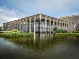 经典再读217 | 巴西外交部总部：尼迈耶打造的现代宫殿
