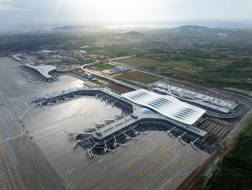 烟台蓬莱国际机场二期 / 中建西南院+Aedas+上海民航新时代