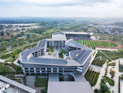 北京大学附属中学海口学校 / Crossboundaries