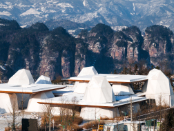 相遇在山间：下岩贝景区云峰十二重 / 朱培栋-line+建筑事务所