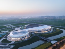 襄阳全民体育运动中心 / 中南建院墨水尺工作室