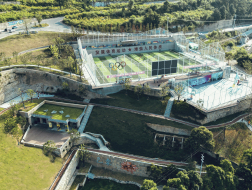 巴东县黄土坡地质文化村体育公园 / 天工建筑勘察设计+李保峰工作室+华中科技大学人居环境创新设计联合研究中心