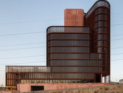 墨西哥Torre Avancer办公楼 / Manuel Cervantes+Macías Peredo