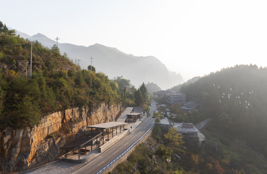 巫山县建平乡青台市集：修复与赋能 / 三文建筑