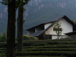 山岫茶宿·红岩村 / 小隐建筑