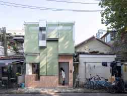 在市井里爬上爬下：旮旯三宝陶艺工作室改造 / 灰空间建筑事务所