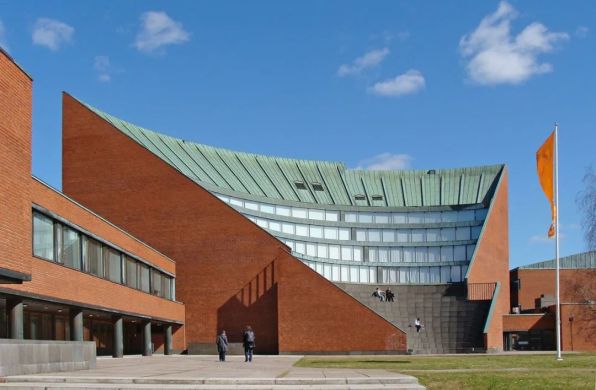 经典再读234 | 阿尔托大学奥塔涅米校区：现代的建筑，古典的意象