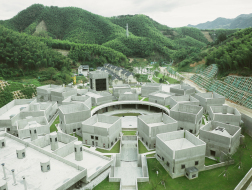 佚人营造+同济院新作：某县殡仪馆，圆形生命剧场