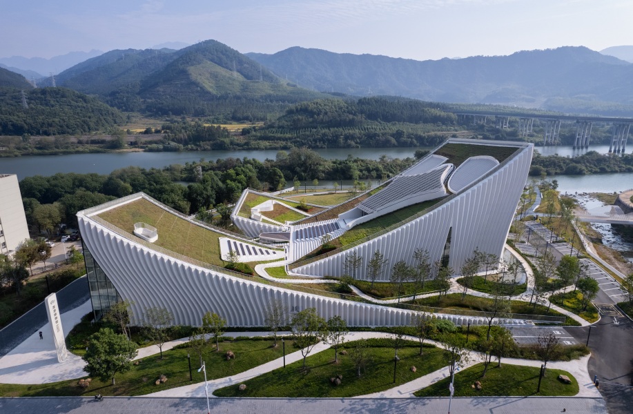 时境建筑新作：圣农博物馆，再造山景
