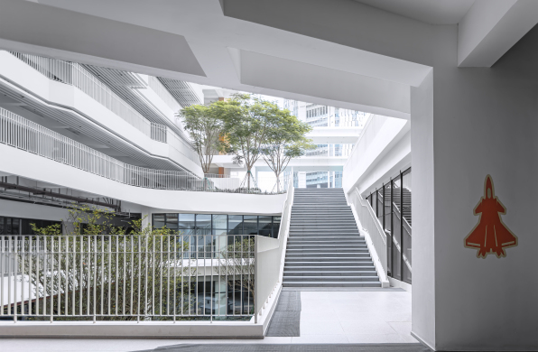 深圳梅园实验学校 / AUBE欧博设计