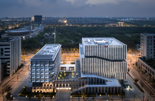 华东师大滴水湖国际软件学院 / EID Arch姜平工作室+华东院