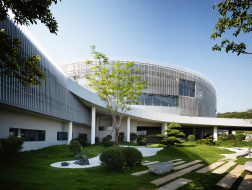 博风建筑+上海市政院新作：深圳光明环境园，变“废”为景