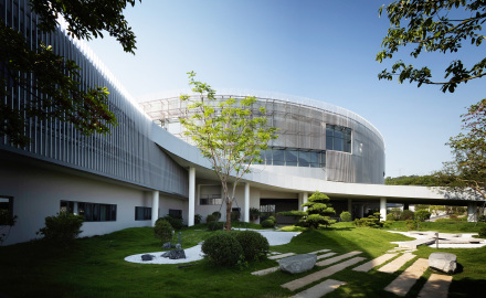 博风建筑+上海市政院新作：深圳光明环境园，变“废”为景