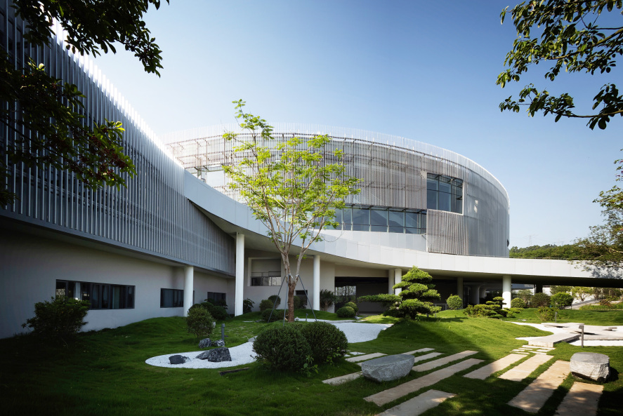 博风建筑+上海市政院新作：深圳光明环境园，变“废”为景