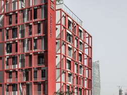 深圳湾斐瑞酒店改造：嫣红的湿地之窗 / 墨照建筑设计事务所